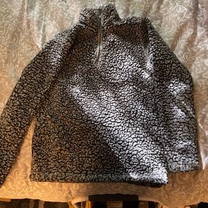 Black long sleeve soft sweatshirt